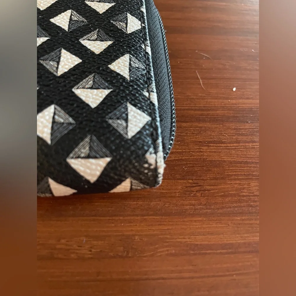 Vera Bradley Wallet Black White